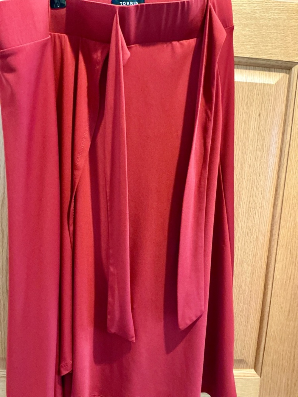 Torrid Figure Flattering Red Faux Wrap Skirt With Tulip Hem & Side Tie Size 1X - Picture 6 of 7